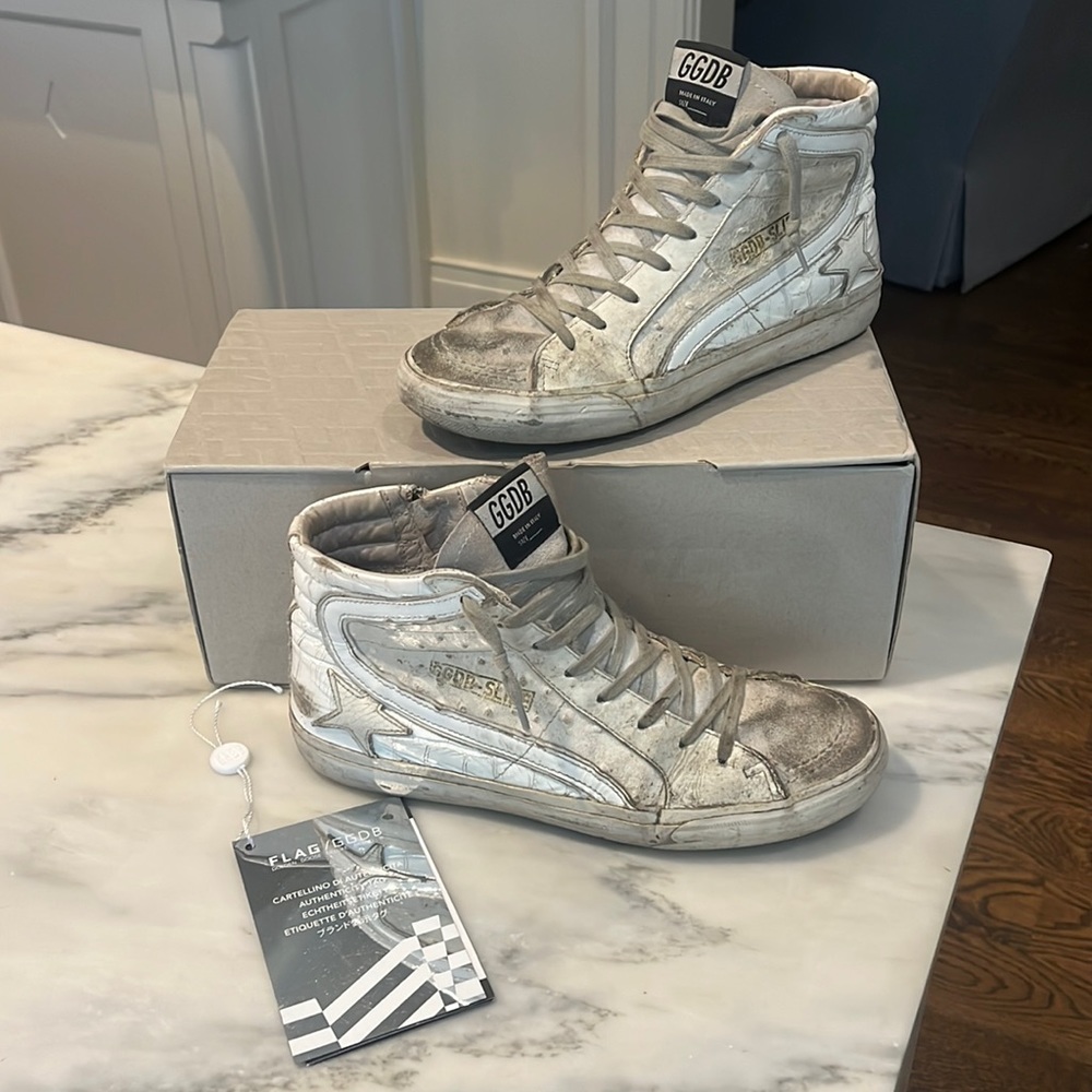 Authentic pre loved golden goose sneakers, size 39